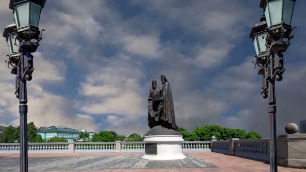 Monumento Reunión Catedral Cristo Salvador Fondo Nubes Movimiento Moscú Rusia — Vídeo de stock
