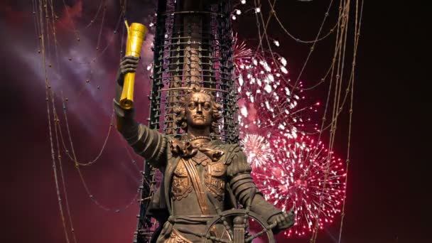 Fogos Artifício Sobre Estátua Pedro Grande Moscovo Rússia Foi Projetado — Vídeo de Stock