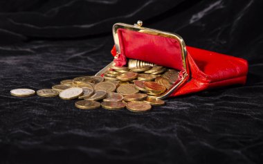 Demir 10 ruble (on ruble, Rusça Rusya Bankası) siyah arkaplan üzerine   