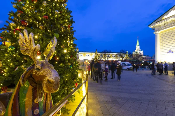 Moskou Rusland December 2019 Kerstversiering Nieuwjaarsvakantie Moskou Nachts Rusland Manege — Stockfoto