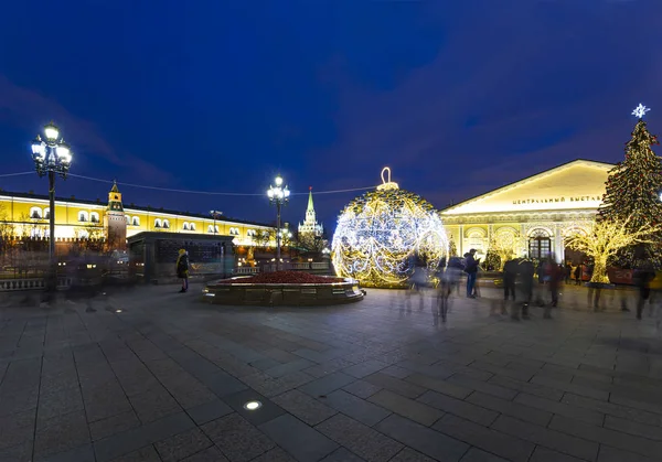 Moskou Rusland December 2019 Kerstversiering Nieuwjaarsvakantie Moskou Nachts Rusland Manege — Stockfoto