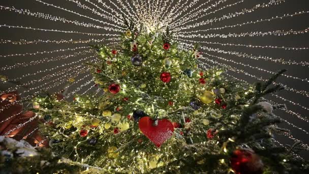 モスクワ ロシア 2019年12月21日 クリスマス 新年の休日 の装飾でモスクワ ロシア クレムリン近くのマネージェ広場 — ストック動画