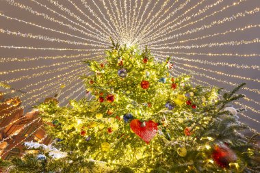 Christmas (yeni yıl tatilleri) dekorasyon (gece) Moskova, Rusya - modacı Meydanı Kremlin