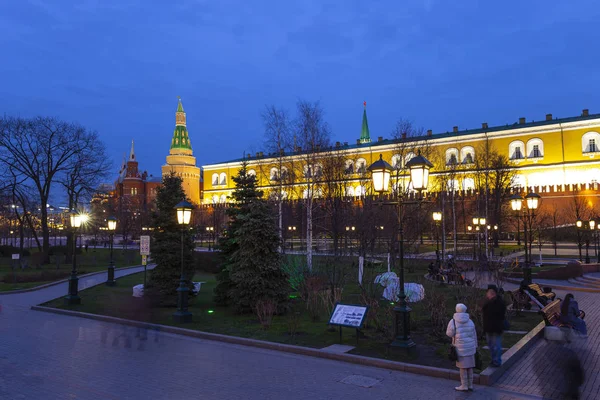 Moscú Rusia Diciembre 2019 Kremlin Noche Moscú Rusia Vista Más —  Fotos de Stock