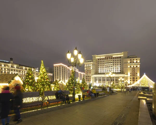 Moskou Rusland December 2019 Kerstversiering Nieuwjaarsvakantie Moskou Nachts Rusland Manege — Stockfoto