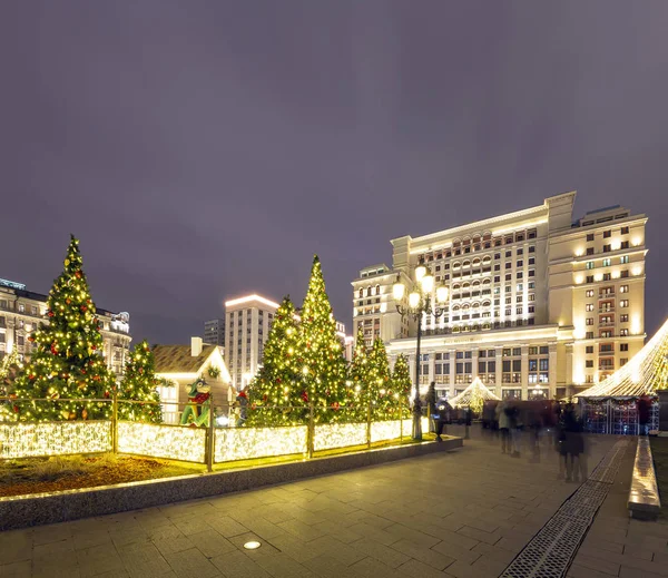 Moskou Rusland December 2019 Kerstversiering Nieuwjaarsvakantie Moskou Nachts Rusland Manege — Stockfoto
