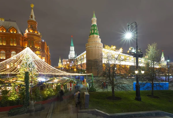 Dekorację Świąteczną Sylwester Moskwie Nocy Rosja Manege Square Pobliżu Kremla — Zdjęcie stockowe