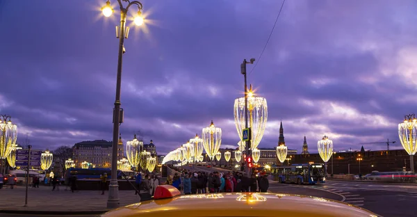 Moskau Russland Januar 2020 Weihnachtsdekoration Moskau Nachts Russland Bolschoi Moskvoretsky — Stockfoto