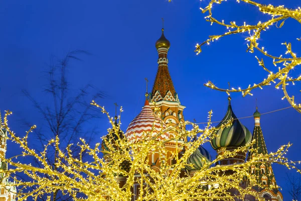 Basilikumkathedrale Basilikumtempel Der Seligen Und Weihnachtsdekoration Neujahr Moskau Russland Blick — Stockfoto