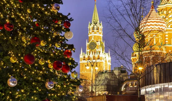 Karácsony Újévi Ünnepek Dekoráció Moszkvában Éjjel Oroszországban Spasskaya Torony Utazás — Stock Fotó