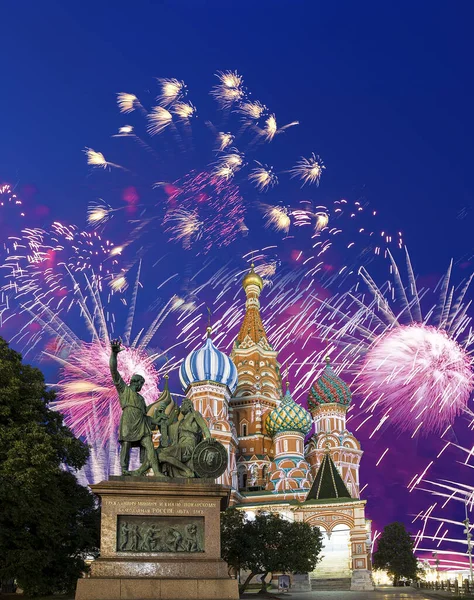 Catedral Intercesión Santísima Theotokos Foso Templo Basilio Bendito Fuegos Artificiales — Foto de Stock