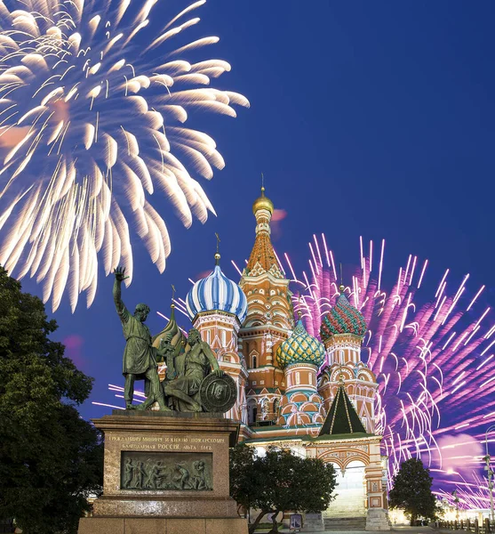 Catedral Intercesión Santísima Theotokos Foso Templo Basilio Bendito Fuegos Artificiales — Foto de Stock