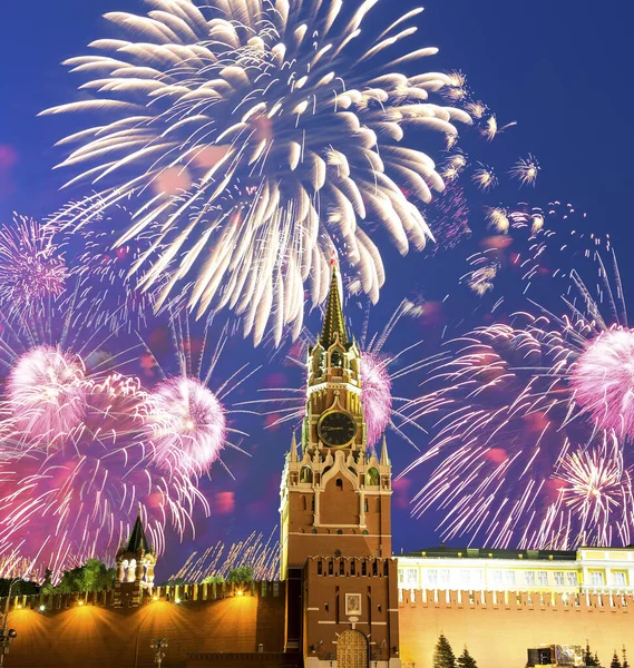 Torre Spasskaya Fogos Artifício Honra Celebração Dia Vitória Segunda Guerra — Fotografia de Stock