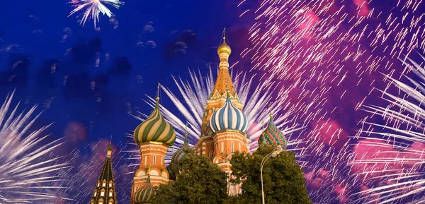 Catedral Intercesión Santísima Theotokos Foso Templo Basilio Bendito Fuegos Artificiales —  Fotos de Stock