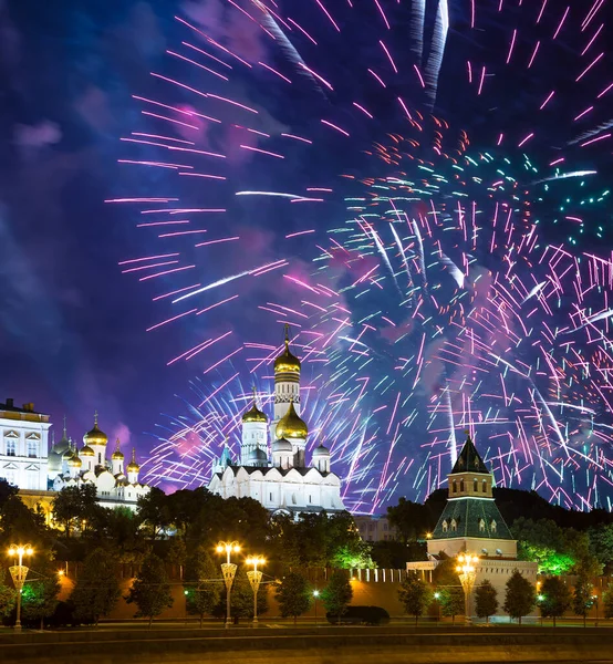 莫斯科克里姆林宫和烟花庆祝胜利日 Wwii 莫斯科 俄罗斯 莫斯科最受欢迎的观点 — 图库照片