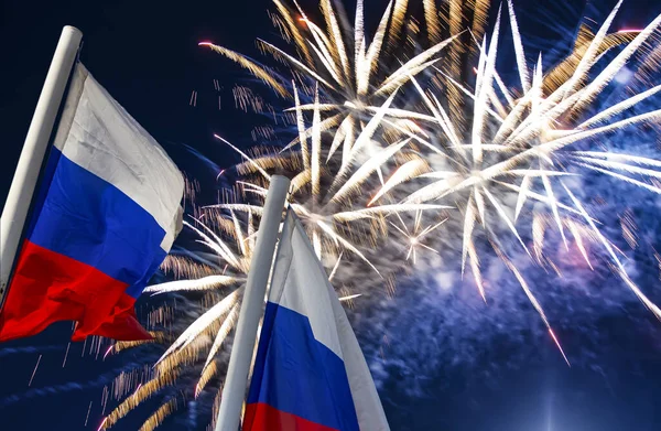 Drapeau Russe Agitant Dans Vent Feux Artifice Honneur Célébration Jour — Photo