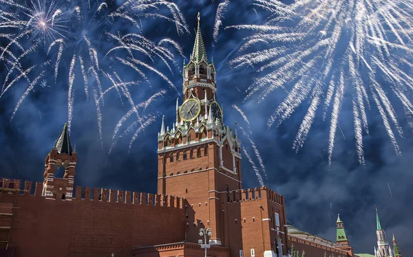 Torre Spasskaya Fogos Artifício Honra Celebração Dia Vitória Segunda Guerra — Fotografia de Stock