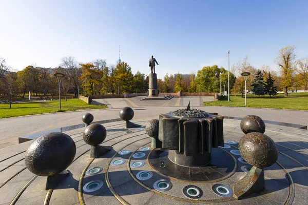 Moscú Rusia Octubre 2019 Monumento Los Conquistadores Del Espacio Parque —  Fotos de Stock