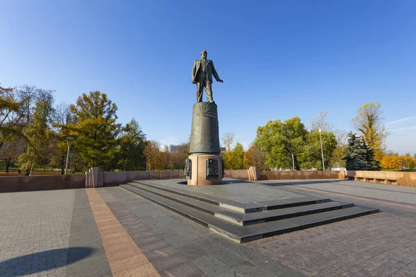 Moscú Rusia Octubre 2019 Monumento Los Conquistadores Del Espacio Moscú —  Fotos de Stock