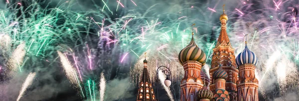 Catedral Intercesión Santísima Theotokos Foso Templo Basilio Bendito Fuegos Artificiales —  Fotos de Stock