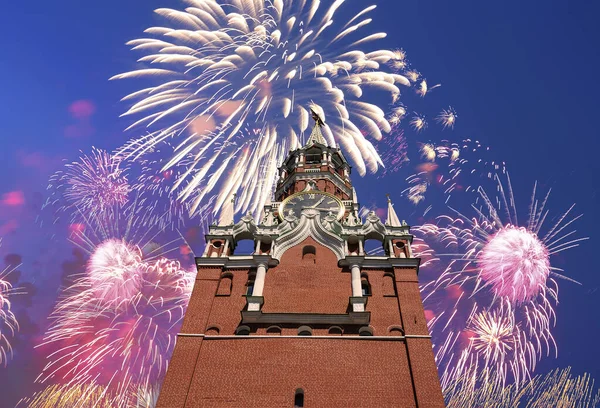 Torre Spasskaya Fuegos Artificiales Honor Celebración Del Día Victoria Segunda —  Fotos de Stock