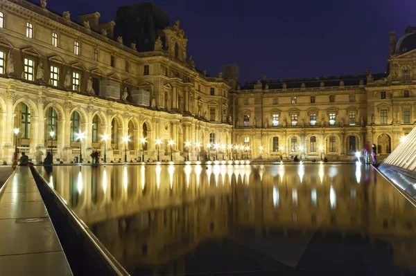 Louvre Palace Notte Parigi Francia — Foto Stock