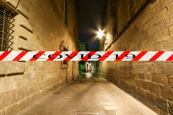 스페인 바르셀로나의 코로나 바이러스 Covid Sign 폐쇄성 폐질환의 유럽을 여행하는 — 스톡 사진
