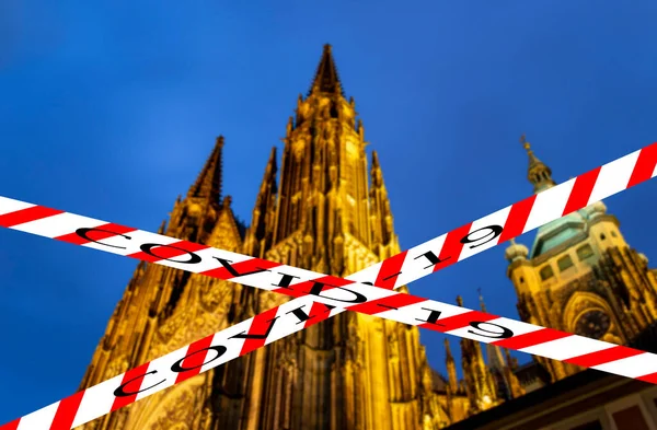 Coronavirus Prag Tjeckien Vitus Katedralen Katolsk Katedral Covid Tecken Suddig — Stockfoto