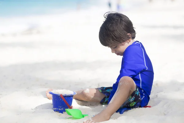 Happy Boy Playing at the beach — Stock Photo, Image