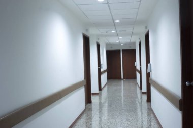 koridor iç modern bir hastane içinde
