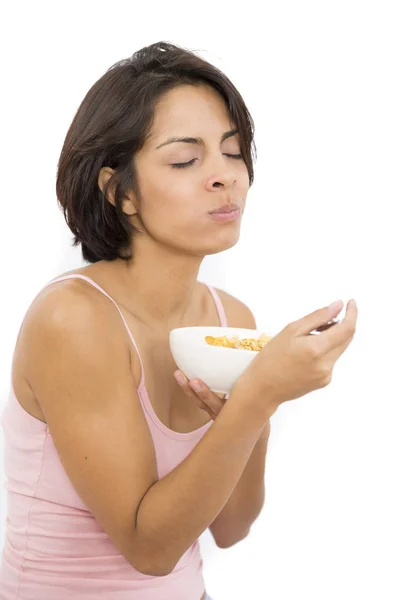 Belle femme prenant le petit déjeuner — Photo