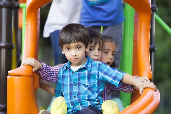 Happy children having fun in the park — Stock Photo, Image