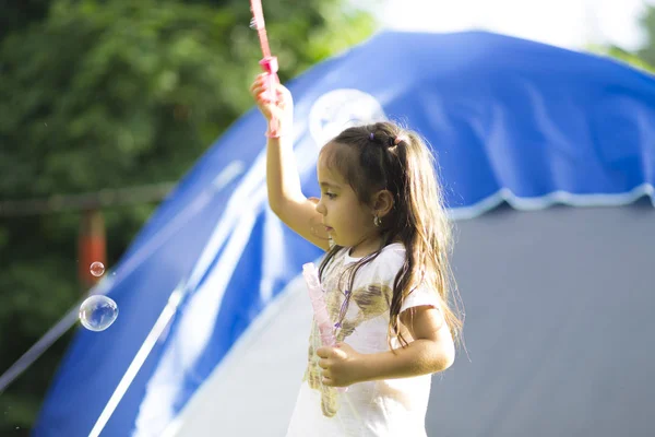 Happy Girl Playing — Stock Photo, Image