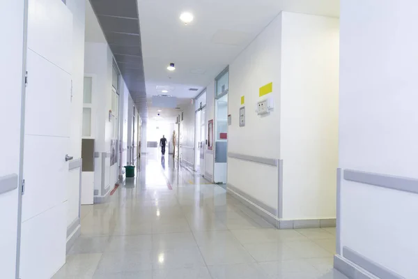 Koridor Içinde Modern Bir Hastane Temiz Düzenli — Stok fotoğraf