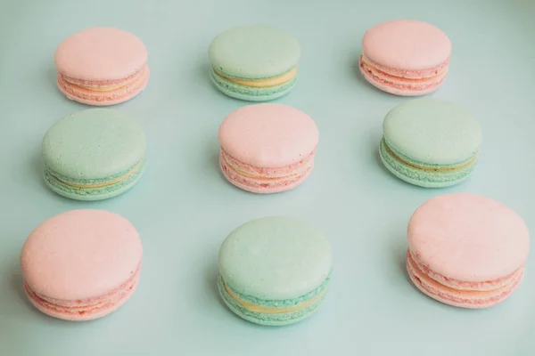 Macarrones verdes y rosados dulces —  Fotos de Stock