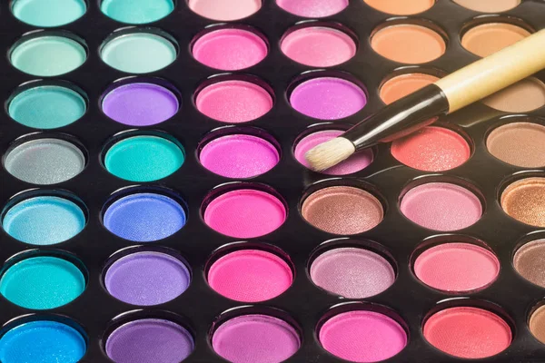 Make-up palet met make-up borstel — Stockfoto