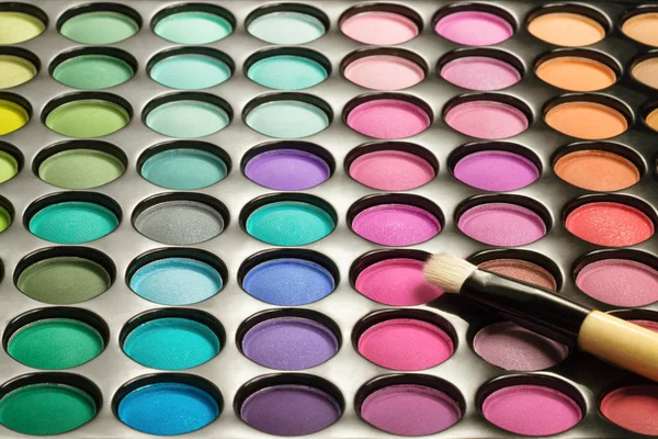 Makyaj fırça ile makyaj paleti — Stok fotoğraf