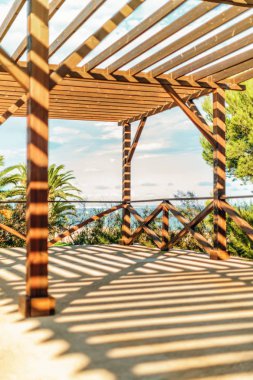 Ahşap Teras güneşli gün