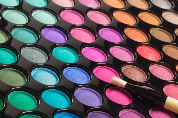 renkli makyaj paleti
