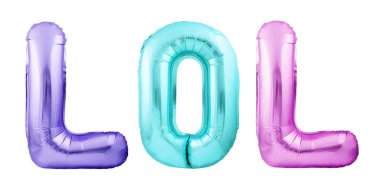 Kelime Lol beyaz arkaplanda izole edilmiş renkli şişirilebilir balon harflerinden yapılmıştır