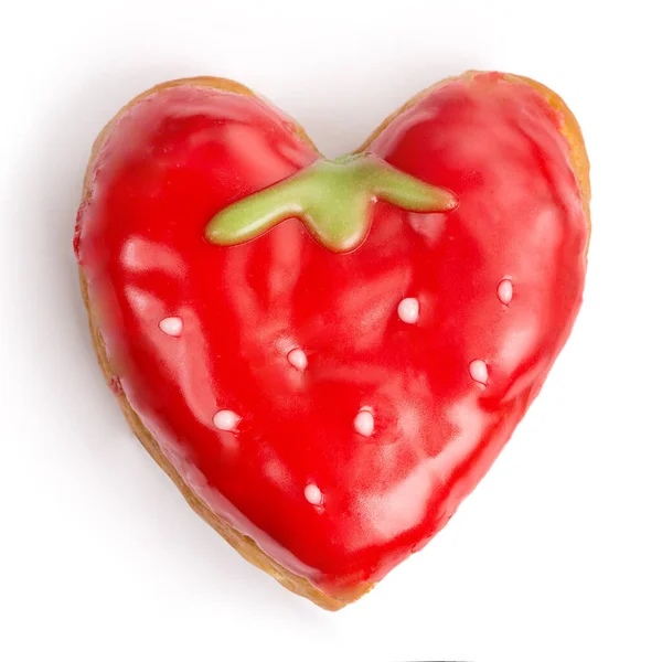 Sweet heart-shaped strawberry cake isolated on white background. Sweet cake for Valentines day — Stock Photo, Image