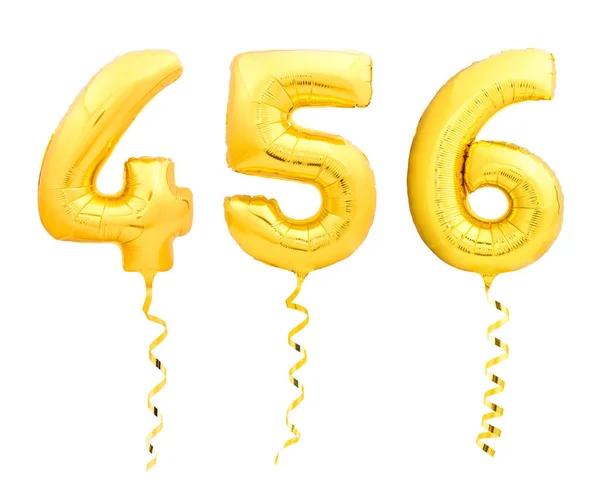 Золотые цифры 4, 5, 6 из надувных шариков с золотыми лентами, изолированными на белом — стоковое фото