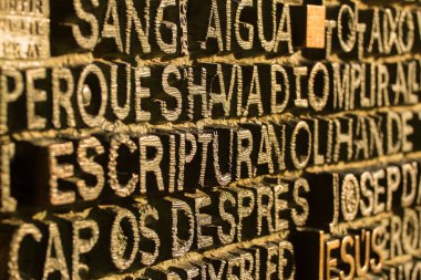 Sagrada Familia 'nın kapısında İsa' nın imzası var.