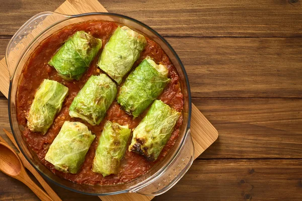 Vegetarische Gefüllte Wirsingröllchen Gefüllt Mit Vollkornreis Paprika Zwiebeln Und Karotten — Stockfoto