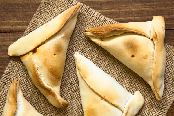 Chilenische Empanada Ein Mit Fleisch Gefülltes Gebäck Das Bei Tageslicht — Stockfoto