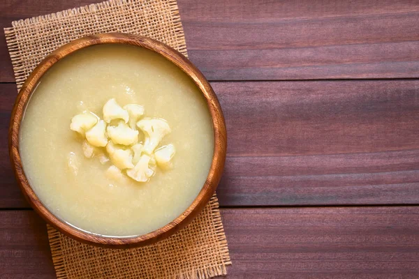 Cream Cauliflower Soup Wooden Bowl Photographed Overhead Wood Natural Light — Stock Photo, Image