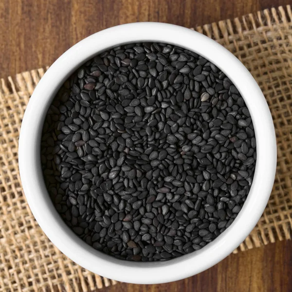 Black Sesame Seeds Small Bowl Photographed Overhead Natural Light Selective — Stock Photo, Image