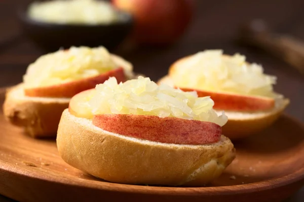 Apple Sauerkraut Sandwich Wooden Plate Photographed Natural Light Selective Focus — Stock Photo, Image