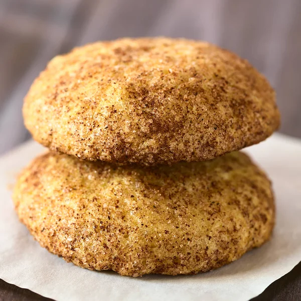 Домашнее Печенье Snickerdoodle Корицей Сахарным Покрытием Сфотографировано Естественным Светом Селективный — стоковое фото