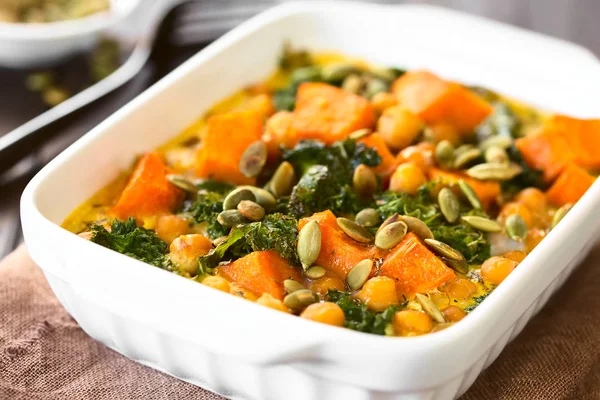 Baked Pumpkin Kale Chickpea Casserole Pumpkin Seeds Top Casserole Dish — Stock Photo, Image